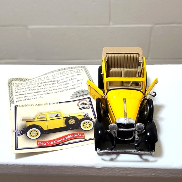 VINTAGE 1932 V-8 Convertible Sedan - Picture 1 of 5